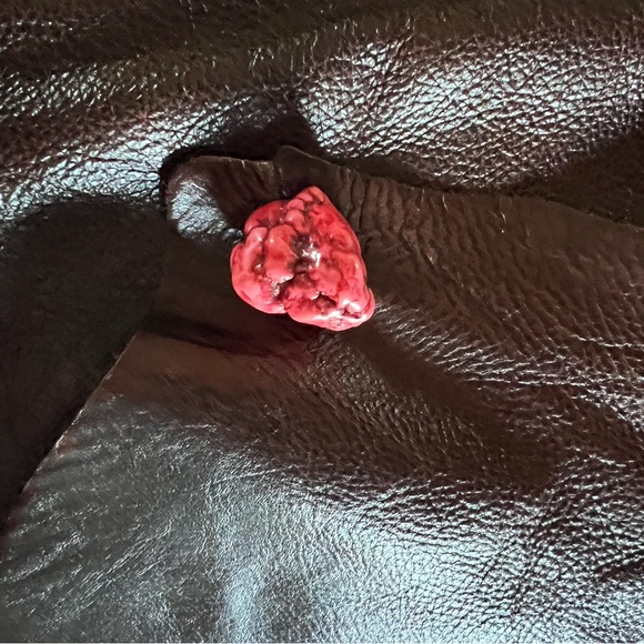 Hand crafted, cow hide/leather tote bag, adorned with large red turquoise stones - Picture 4 of 8